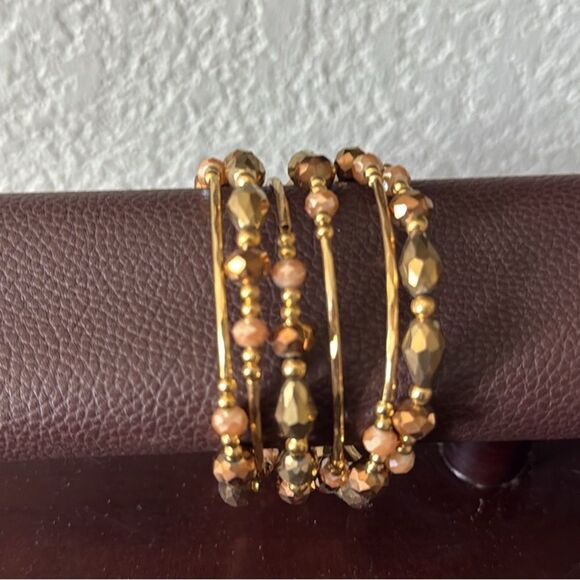 Elegant 18k Gold Plated Beaded Spiral Bracelet - Picture 4 of 5
